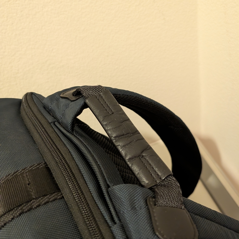 Tumi Alpha Bravo View 6